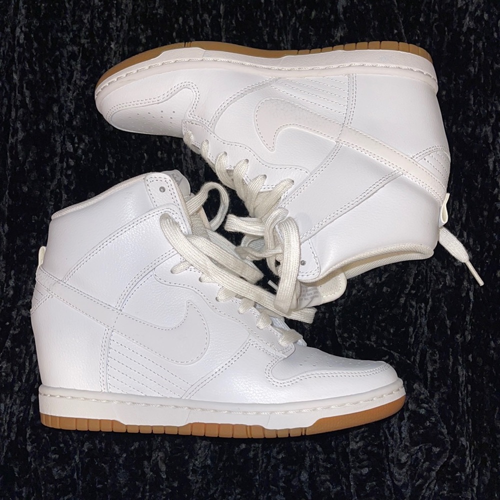 Nike WHITE Dunk Sky HI ESSENTIAL